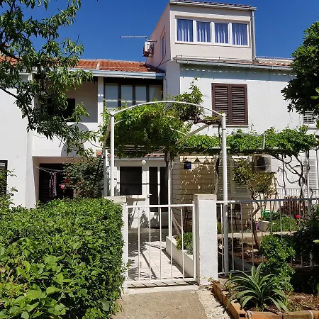 Apartment Bella Vi *